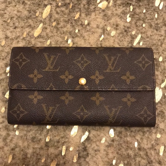 Certified AUTHENTIC LV Sarah Wallet - Picture 2 of 8